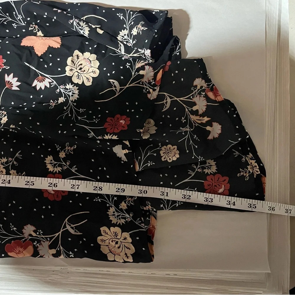 TORRID ~ Bundle of Two Business Casual Tops Floral Boho Lace Super Soft Knits - Picture 8 of 16